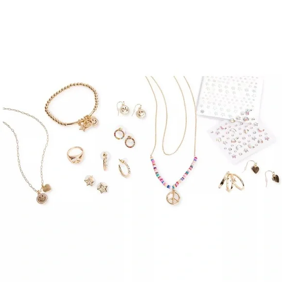 NWT Macy’s 12-Pc. Holographic Advent Calendar Twelve Days of Smiles Gift Set - Picture 3 of 14